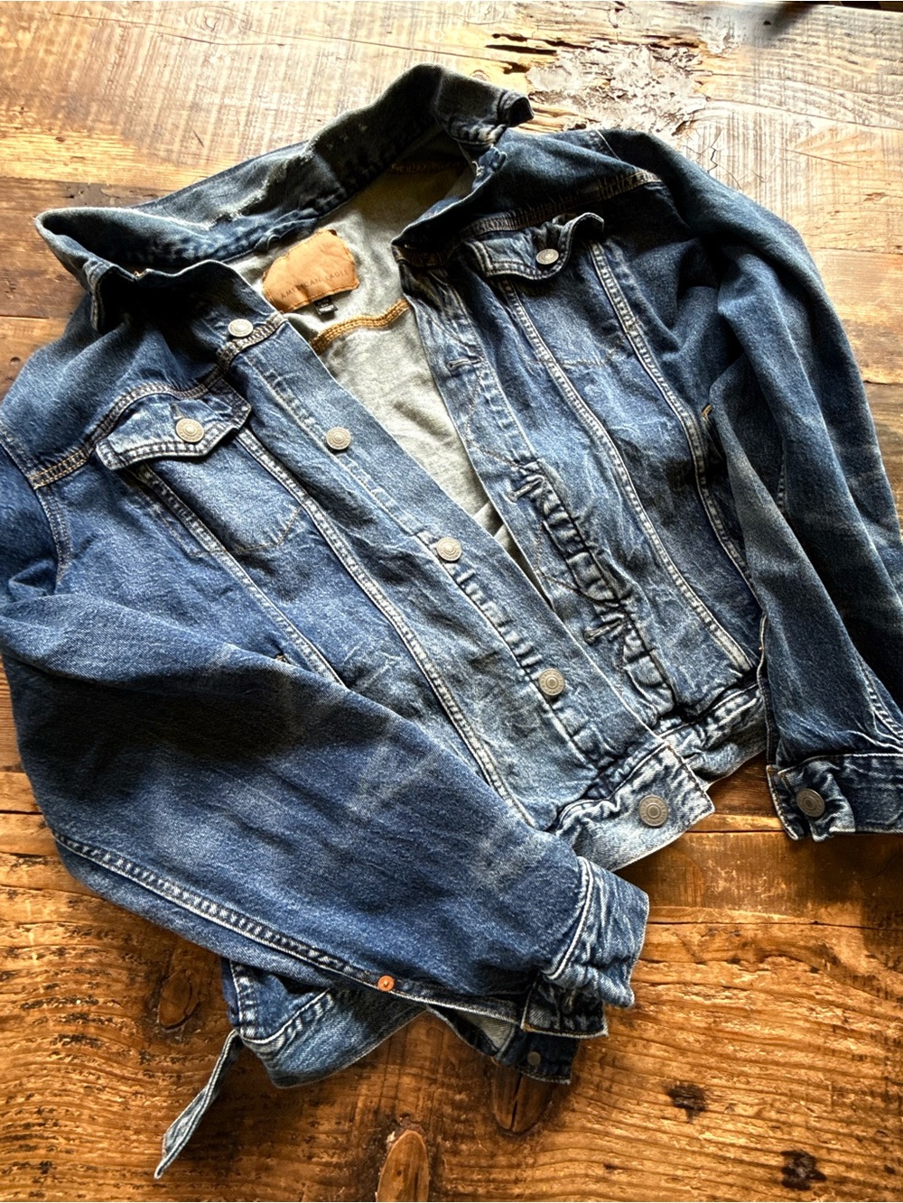 American Eagle Outfitters Distressed Dark Blue Denim Jacket size xl